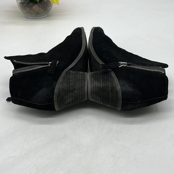 Frye Black Distressed Suede Ankle Bootie Waterproof Toe Tips Size 7M. BAB3632A - Picture 5 of 8